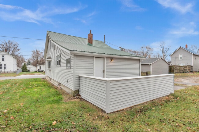 Building Photo - 114 Parker Ave