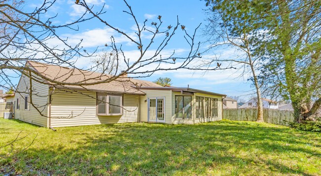 Building Photo - 79 Penfield Ln