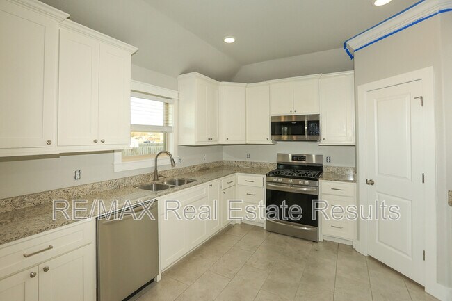 Building Photo - 2101 E Endura Pk Dr