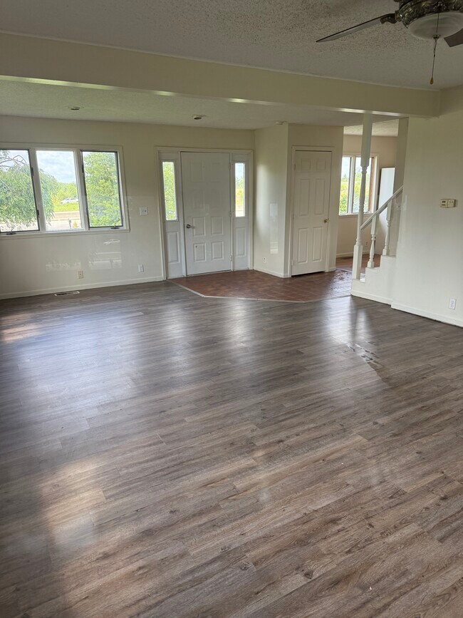 Building Photo - 8362 S US Highway 41