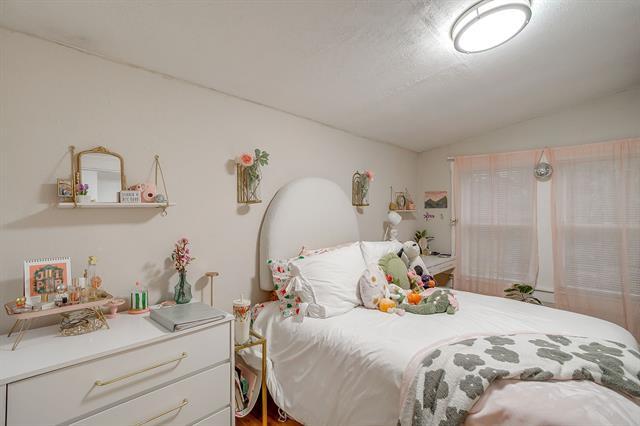 Building Photo - 2544 S University Dr