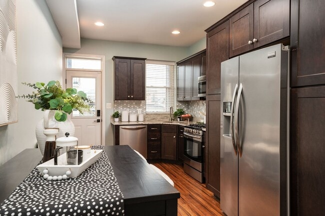 Building Photo - Gorgeous renovated home in Riverside Neigh...