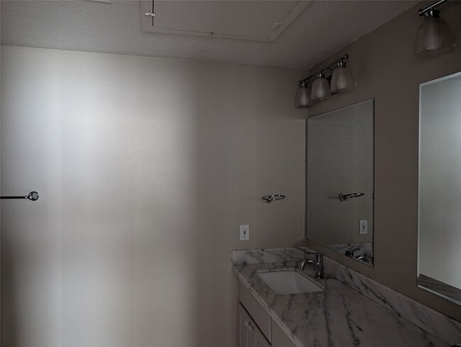 Building Photo - 1881 Bering Dr