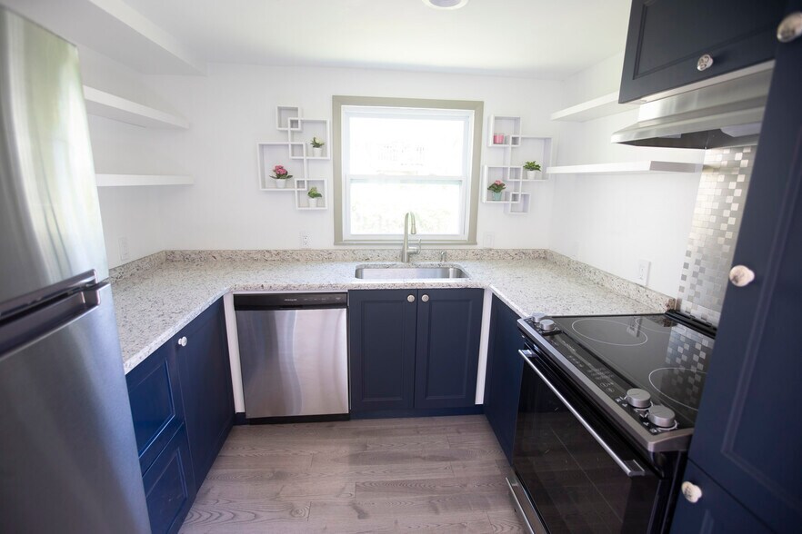kitchen - 9024 Garfield Dr