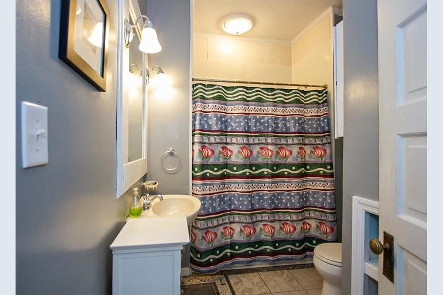 Building Photo - 641 Riddle Rd