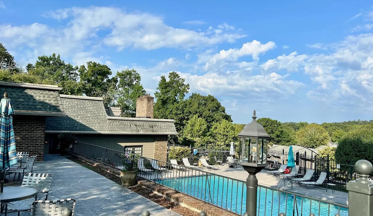 Building Photo - 3636 Taliluna Ave