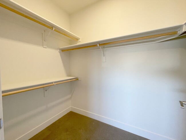 Building Photo - Improved Price!!!! Bustling Location! Mode...