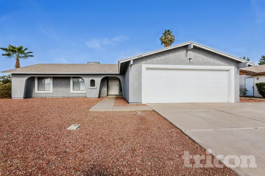 Primary Photo - 570 W Myrna Ln