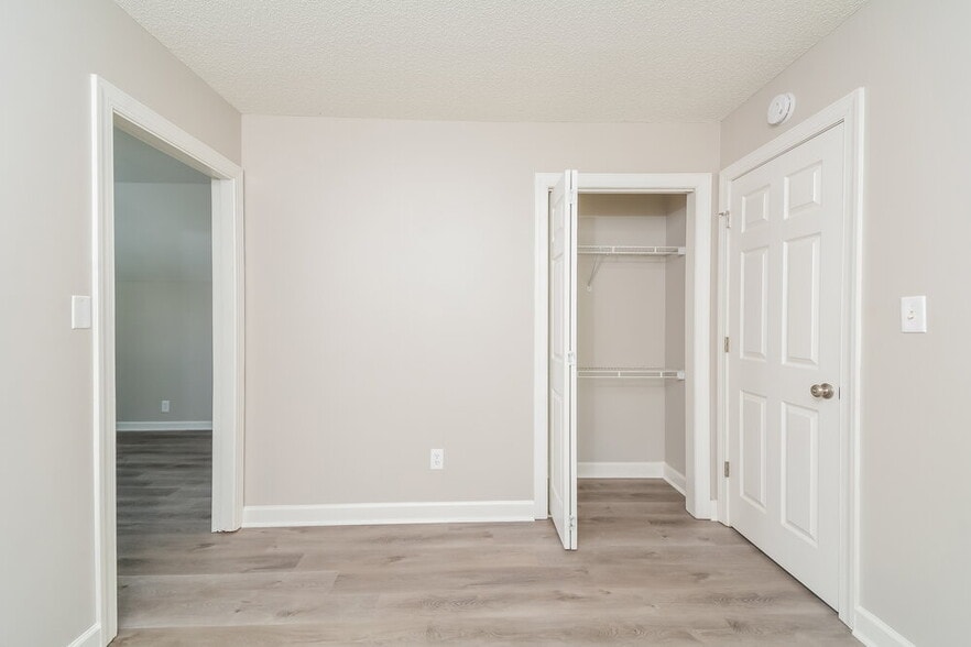 Building Photo - 805 Wallridge Dr