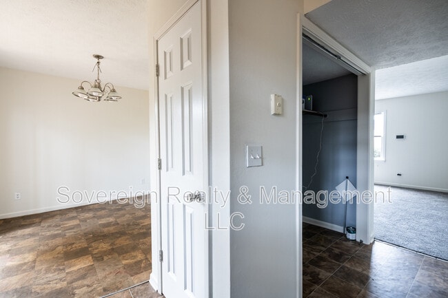 Building Photo - 582 Downing St