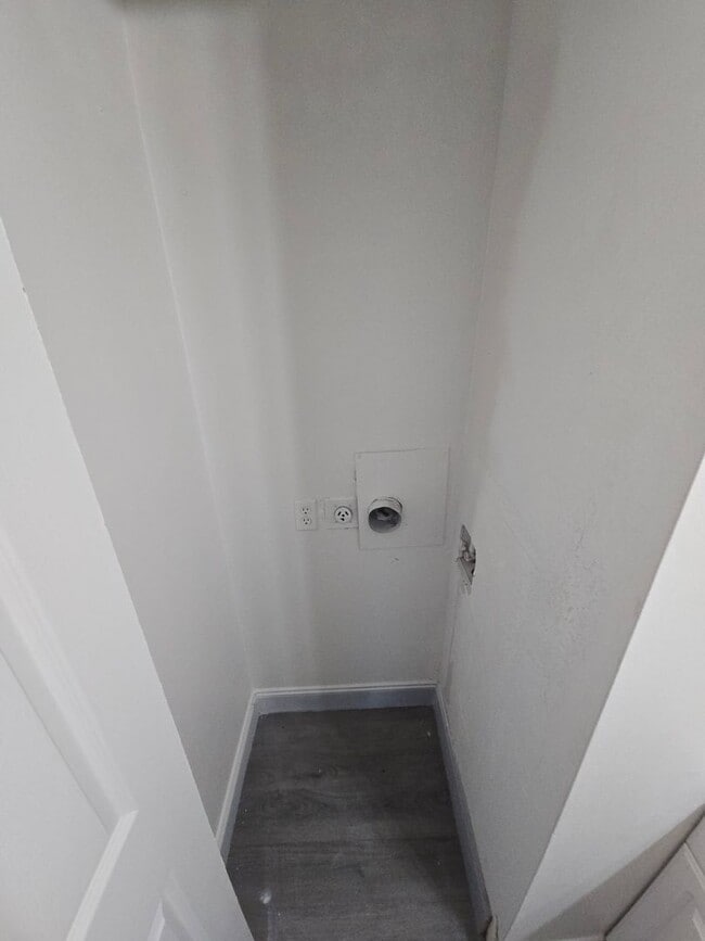 Building Photo - 2-Bedroom, 2-Bathroom Condo in Land O' Lakes