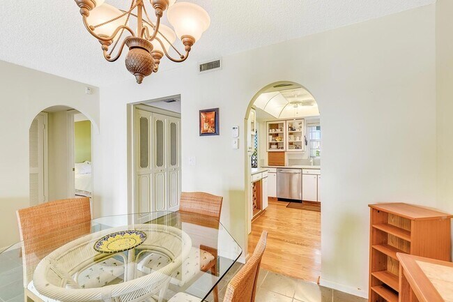 Building Photo - 1025 Sugar Sands Blvd