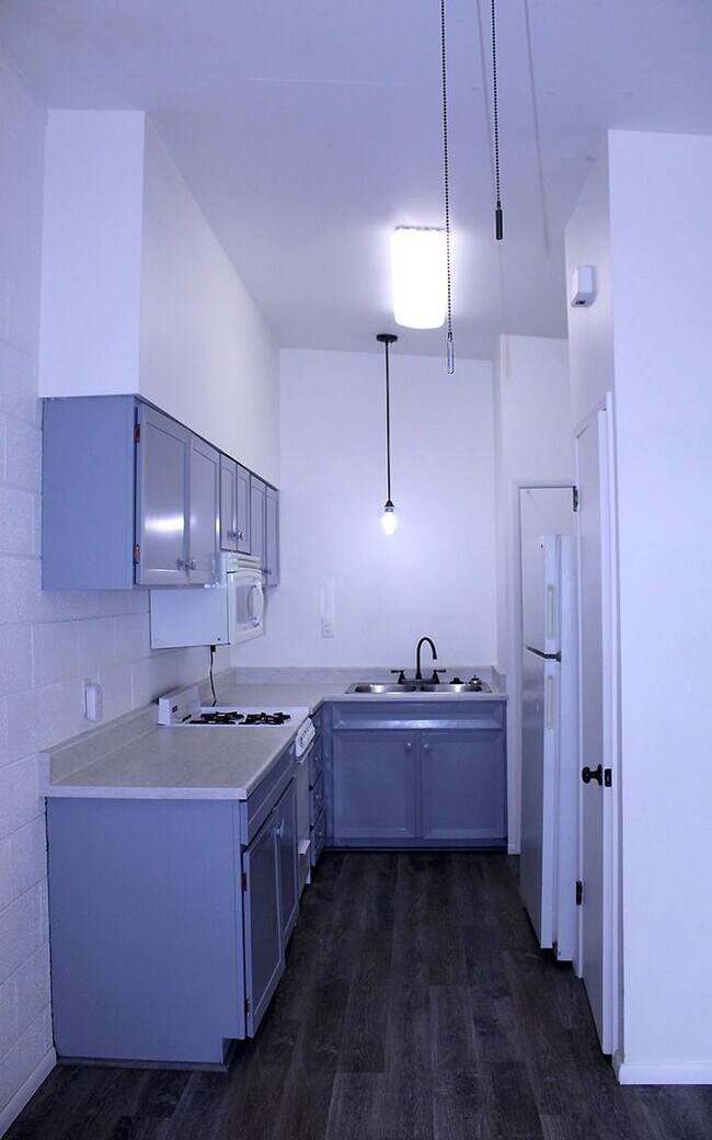 Building Photo - 336 Country Club Cir