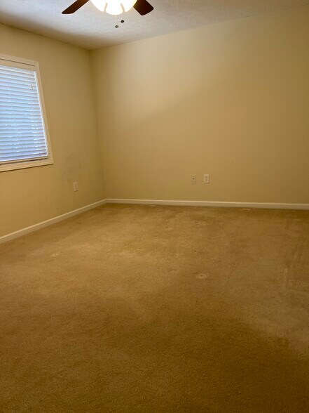 Master Bedroom - 129 Perkins Pl
