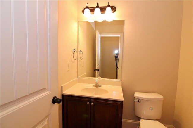 Building Photo - 1660 Jardin Ct