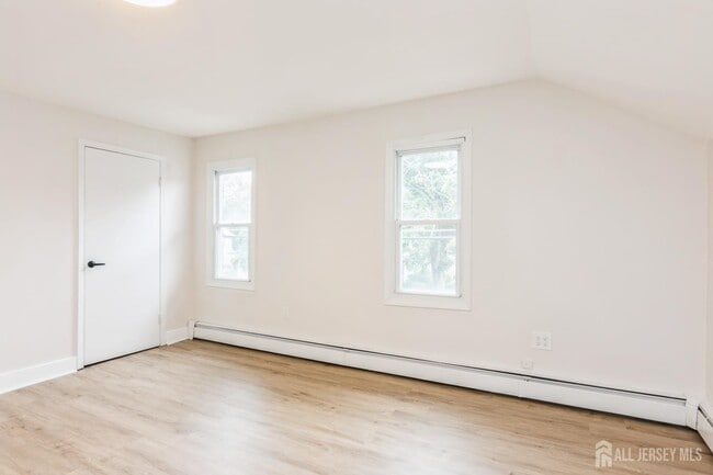 Building Photo - 176 Manalapan Rd