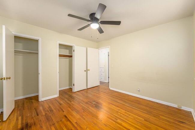 Building Photo - 6225 N Independence Dr