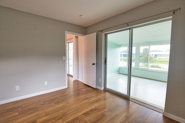 Building Photo - Annual Unfurnished 2 Bedroom 2 Bathroom Single Family Home in Venice Gardens with Water View!