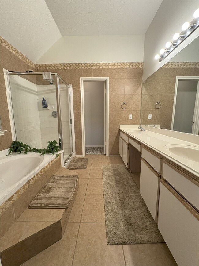 Building Photo - 2230 Laurel Oaks Dr