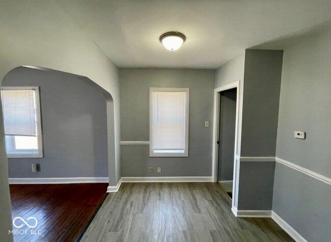 Building Photo - 2827 E Brookside Ave