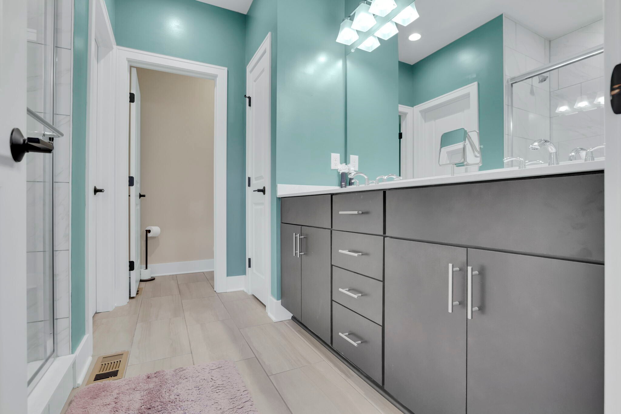 Building Photo - 1242 N Grant Ave