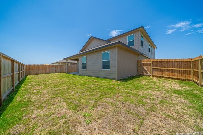 Building Photo - 909 Rolling River