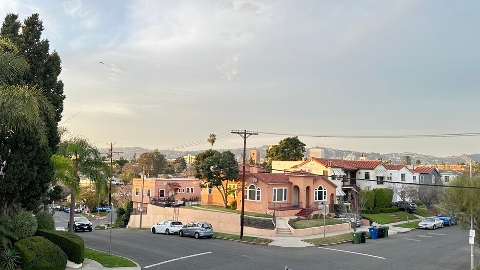 Building Photo - 1602 S Sierra Bonita Ave