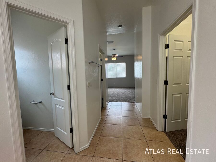 Building Photo - 4228 E Stony Meadow Dr