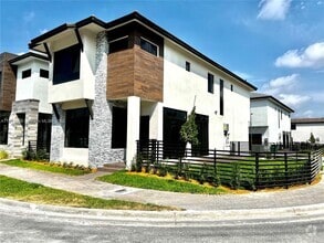 Building Photo - 8003 NW 42nd St