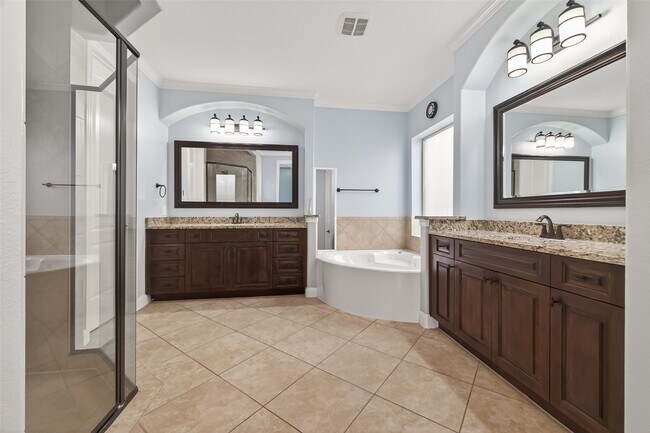 Building Photo - 2727 Carriage Hollow Ln