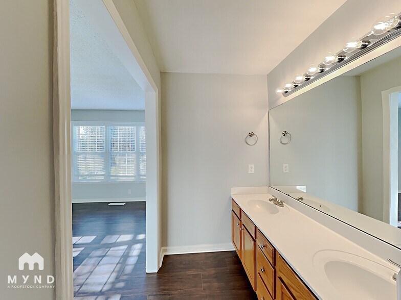 Building Photo - 108 Lippizanner Pl