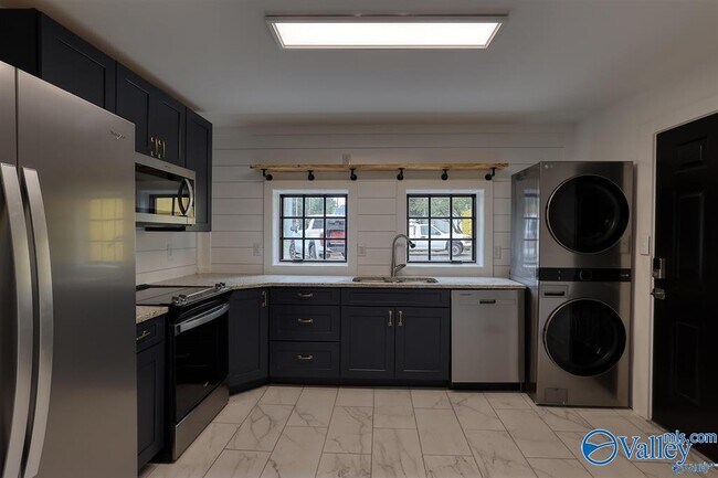 Building Photo - 1122 NE Wellman Ave