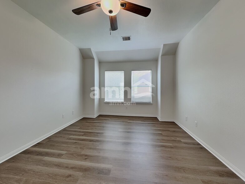Building Photo - 6038 Stockholm Ct