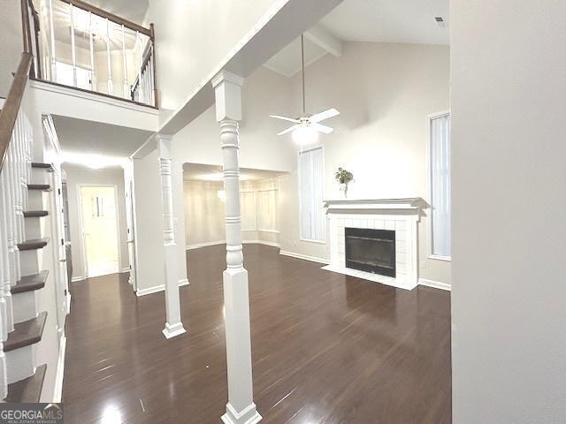 Building Photo - 305 Carriage Chase