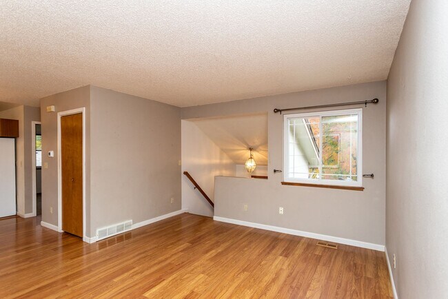 Building Photo - 6109 Lowlander Ct