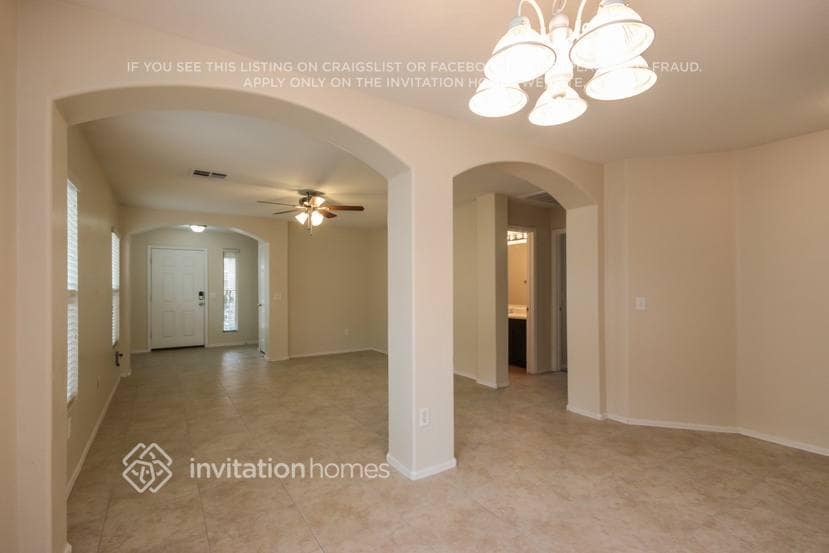 Building Photo - 13432 W Peck Dr