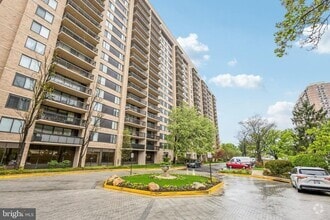 Building Photo - 3713 S George Mason Dr