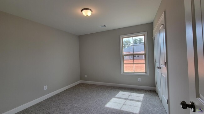 Building Photo - 104 Cassandra Ann Wy