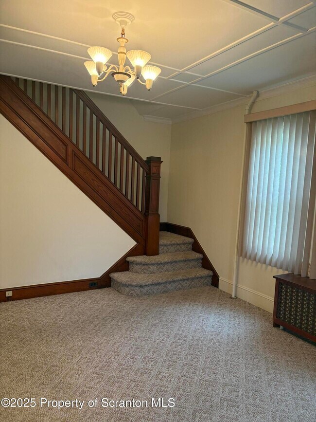 Building Photo - 1444 Thackery St