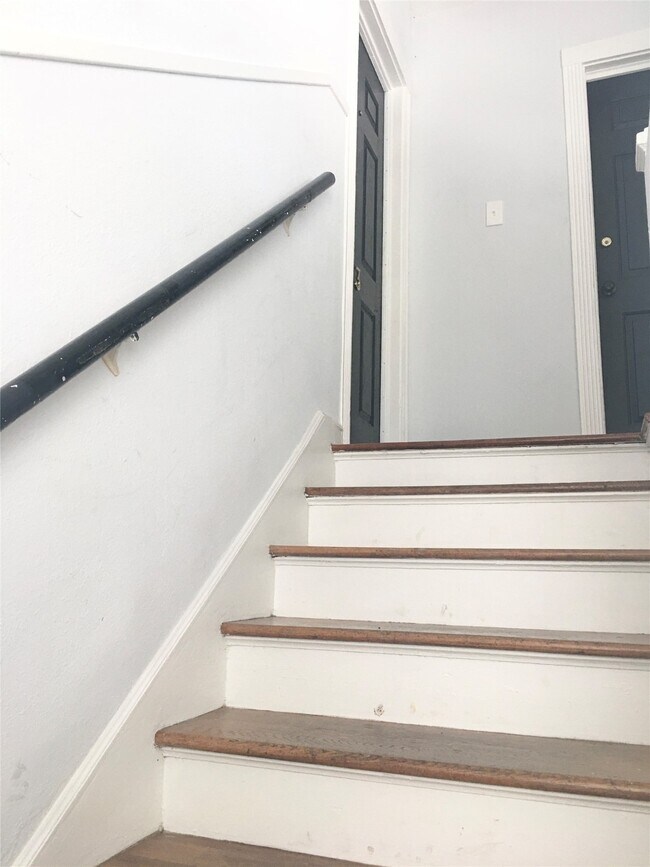 Building Photo - 3422 Rosedale St