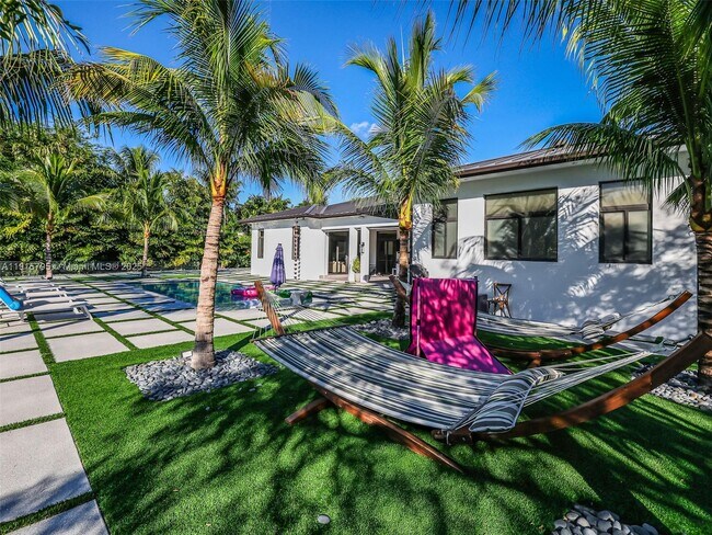 Building Photo - 250 NW 129th Ave