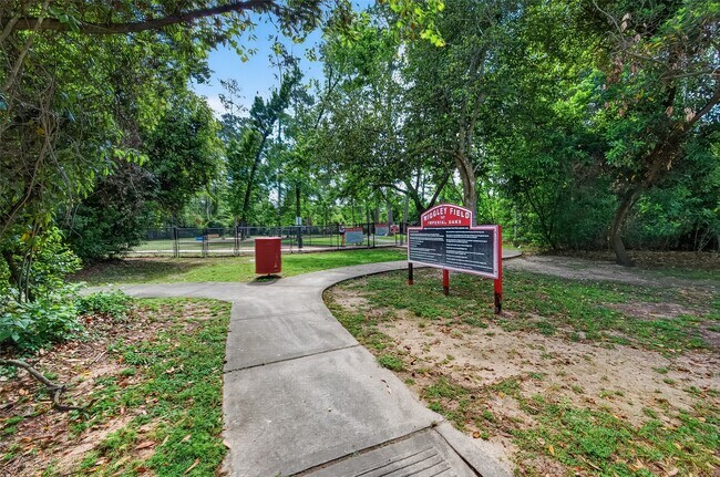 Building Photo - 31722 Royal Woods Ct