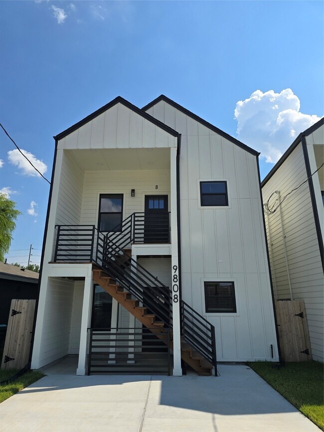 Building Photo - 9808 Pelsey St