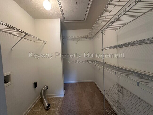 Building Photo - 1232 Longpoint Dr