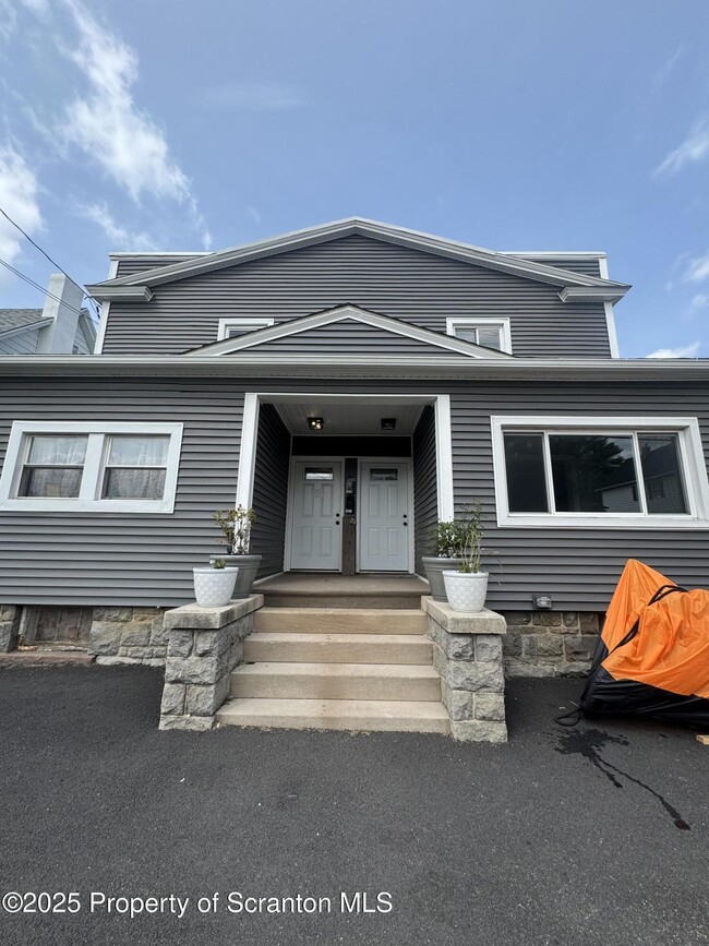 Building Photo - 1021 Wheeler Ave
