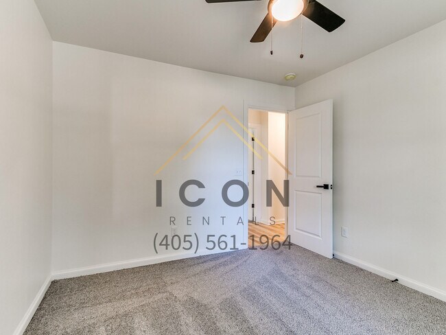 Building Photo - 11747 Silver Maple Dr