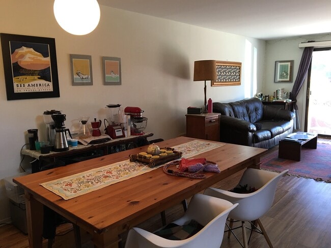 Interior Photo - Little Eagle Bay