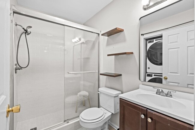 Building Photo - Reduced Rent for Any Lease Signed in Feb!! 8 Blocks to the Beach!!