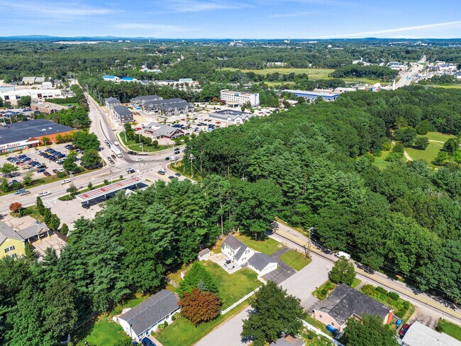 Building Photo - 6 Elwyn Rd