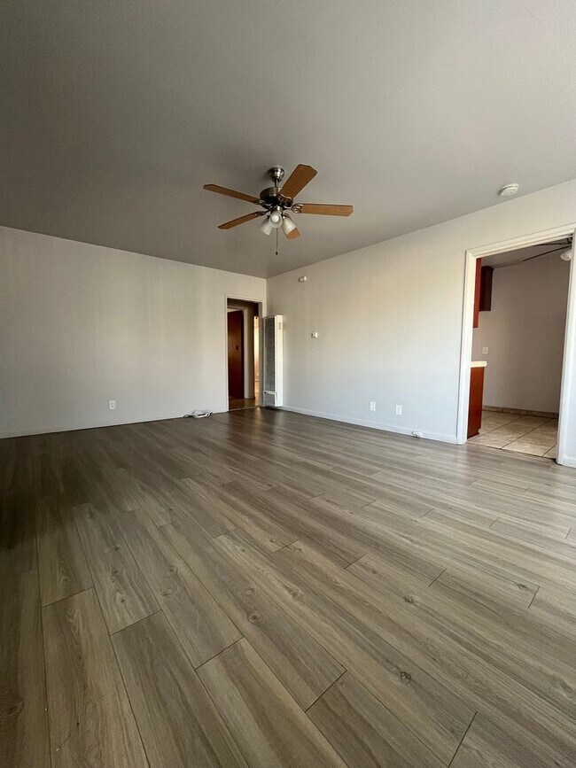 Building Photo - 544 W 120th St